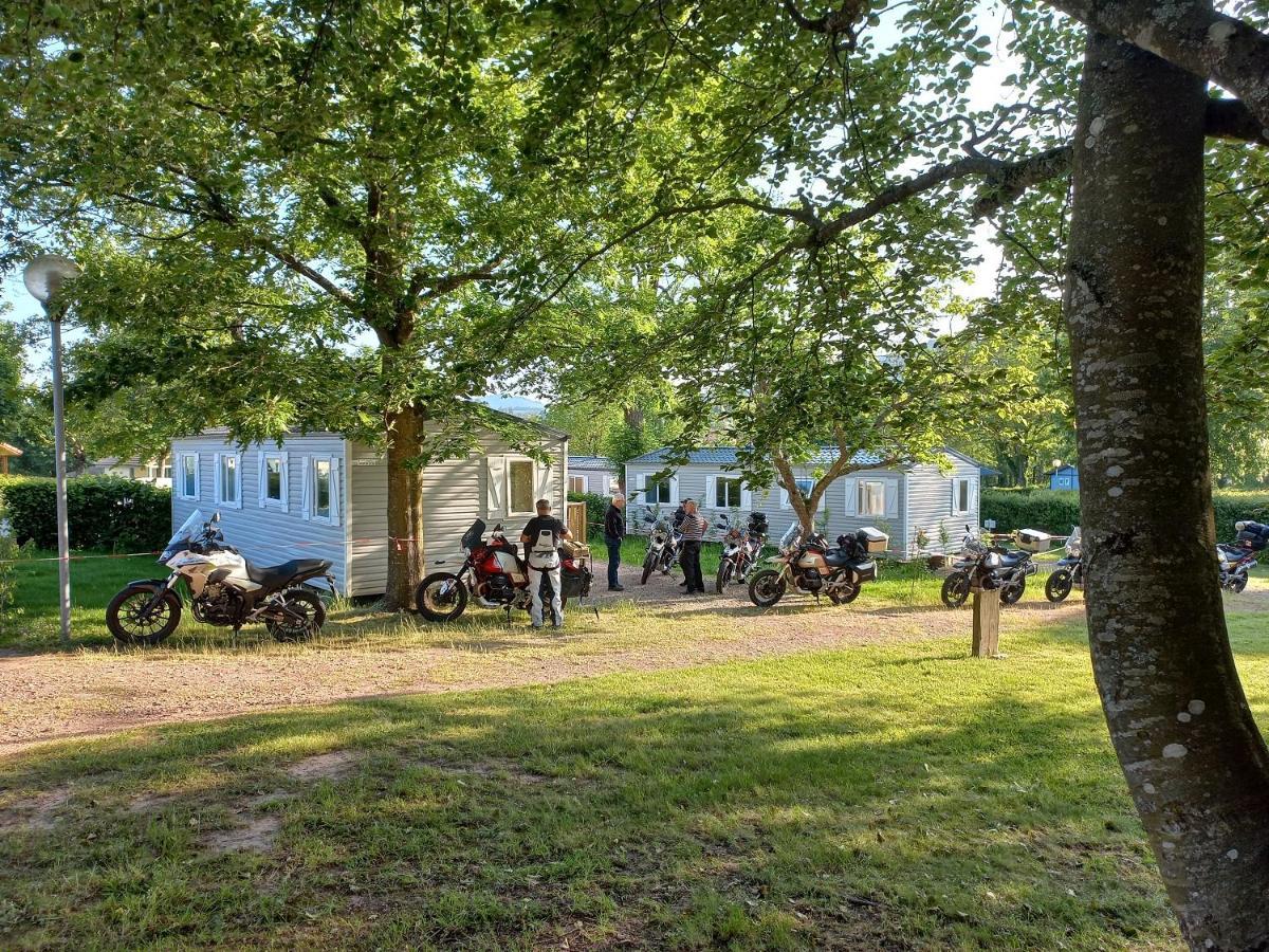 Camping Les Feuilles Chauffailles Exterior photo